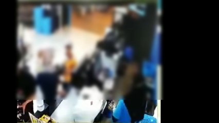 孕妇收银员遭暴打，妇女怒不可遏引发热议