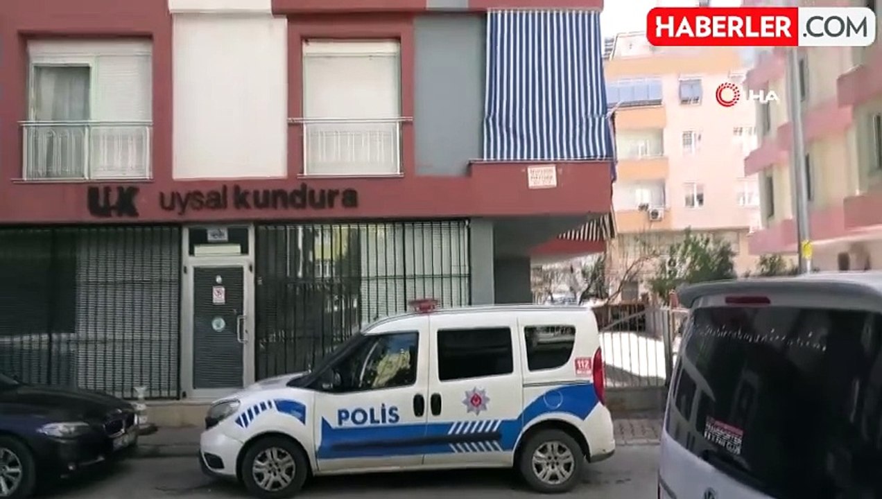 Antalya'da Mercimek Çorbası İçmek İsteyen Kadın...