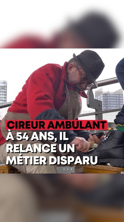 Ce cordonnier cire les passants à la gare Lille Europe