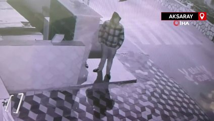 Aksaray’da motosiklet hırsızları güvenlik kamerasına yakalandı