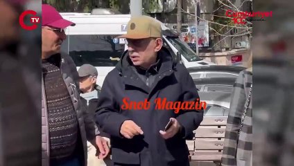 Şener Şen cenazede fotoğraf çekilmek isteyenlere tepki gösterdi
