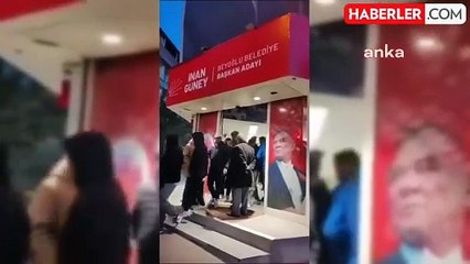 AKP'li grup CHP'nin seçim ofisine girip slogan attı