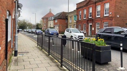 Bus stuck in Farnham Town Centre