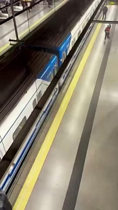 Una avería confundida con una explosión causa el pánico en el Metro de Madrid