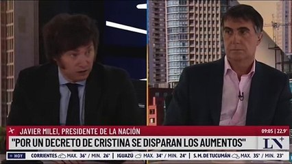 Milei tuvo que volver a dar una nota en vivo por el "sueldos-gate" y exigió que bajen las luces porque sigue obsesionaod con su papada