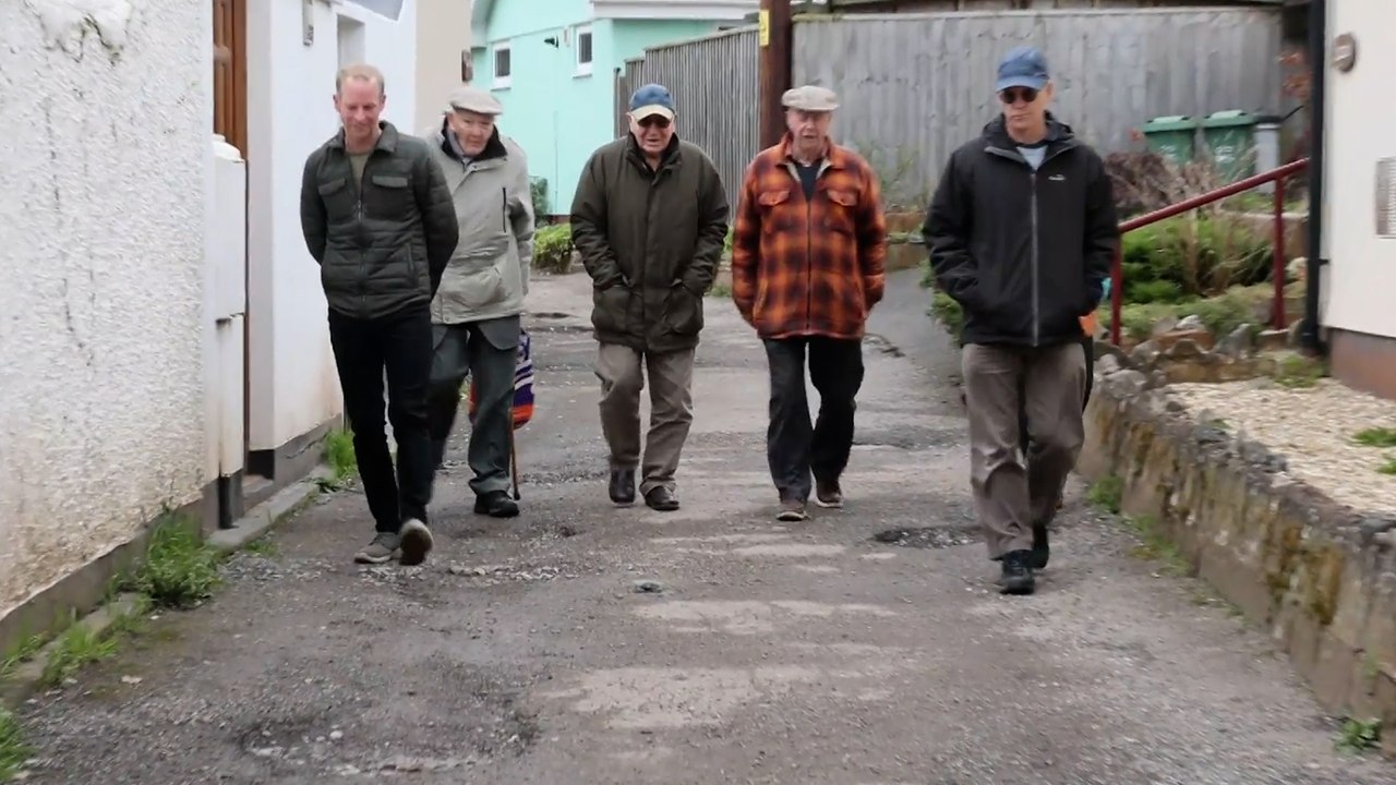 Angleterre : des personnes âgées sommées de réparer les 21 nids-de-poule de leur rue