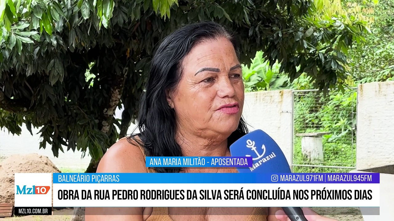 Moradores comemoram a pavimentação da Rua Pedro Rodrigues da Silva, em Balneário Piçarras