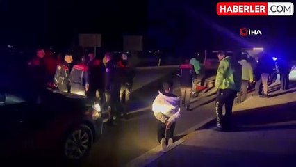 Polislerden kaçarken ekip otosuna çarpan sürücü ehliyetsiz çıktı