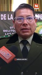 Mujer detenida con una gran suma de dólares