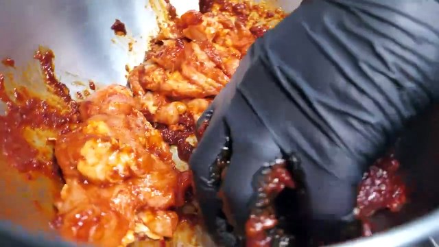 오픈하자마자 대박난 숯불닭갈비_ 다양한 부위를 한번에! 직접 발골한 닭모듬구이 만들기 charcoal grilled chicken bbq - korean street food-(720p60)