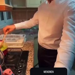 Murat Kurum öğrenci evinde menemen yaptı! Yemek pişerken ocağın yanmaması gündem oldu