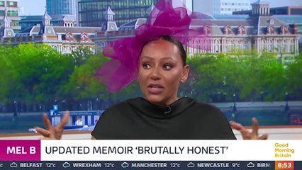 Tải video: Mel B says The Spice Girls are 'rallying behind' Geri Horner-halliwell