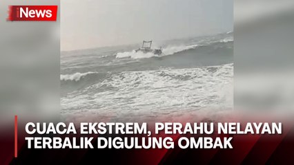 Perahu Nelayan Terbalik Dihantam Ombak di Pantai Pamayangsari, Puluhan Perahu Rusak