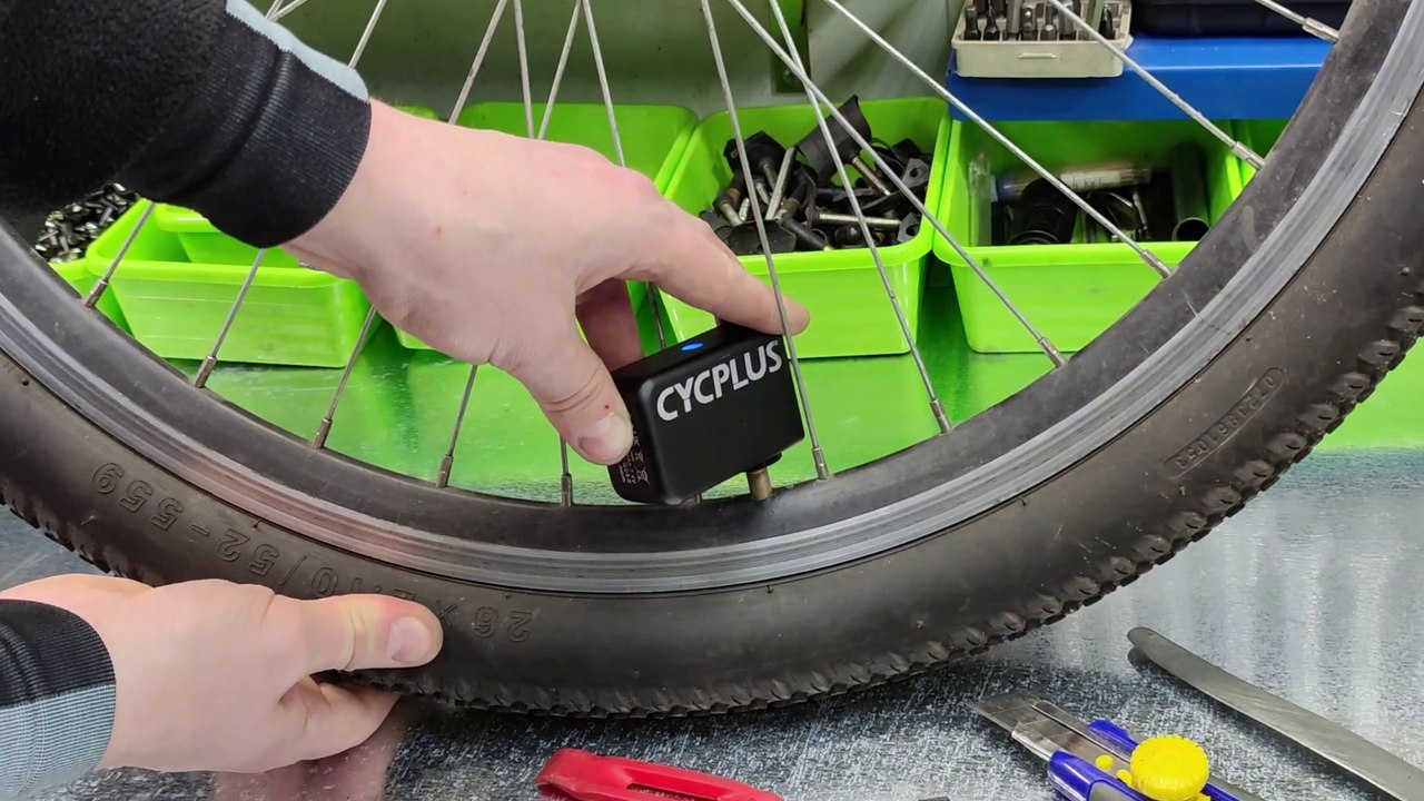 How to quickly inflate a bicycle tire. Bicycle Compressor