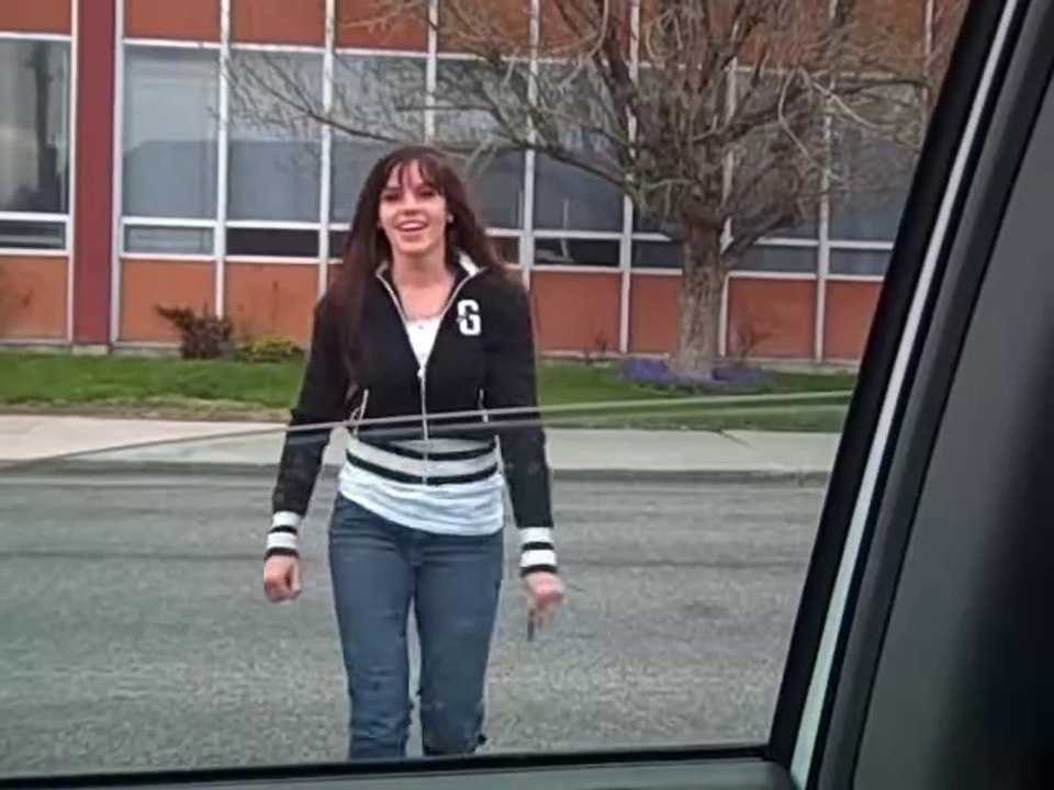 Hot chick dances in the street! (5/1/09-58)