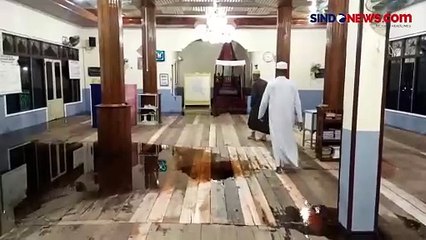 Warga Palangka Raya Salat Tarawih di Aula Usai Masjid Terendam Banjir