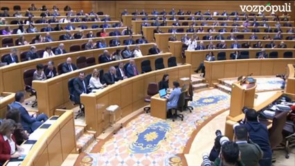 El PP enseña a Pedro Sánchez la portada de su próximo libro