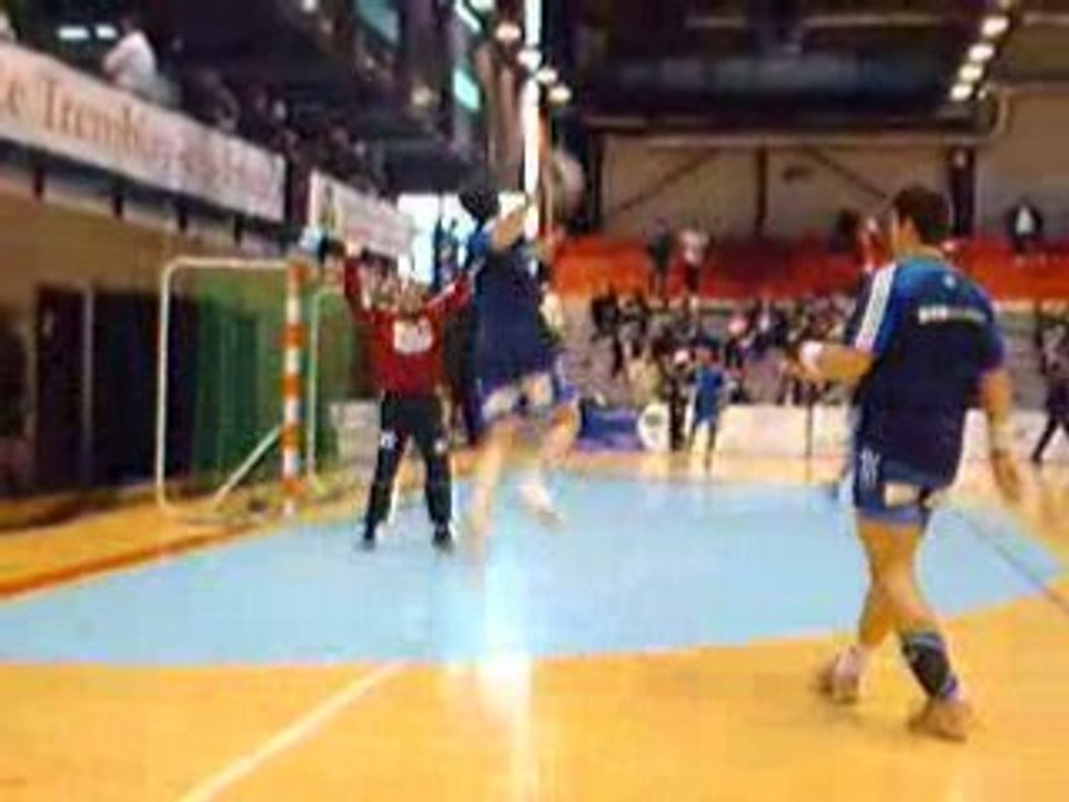 Tremblay handball 003