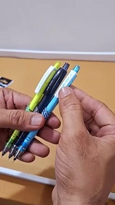 Uniball Kuru Toga M5-450T Auto-Rotating Lead Mechanism shorts