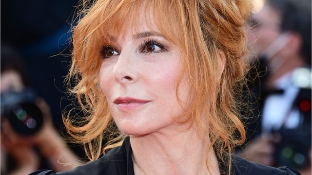 VOICI : Mylène Farmer de retour : un album annoncé, un détail met en colère les fans