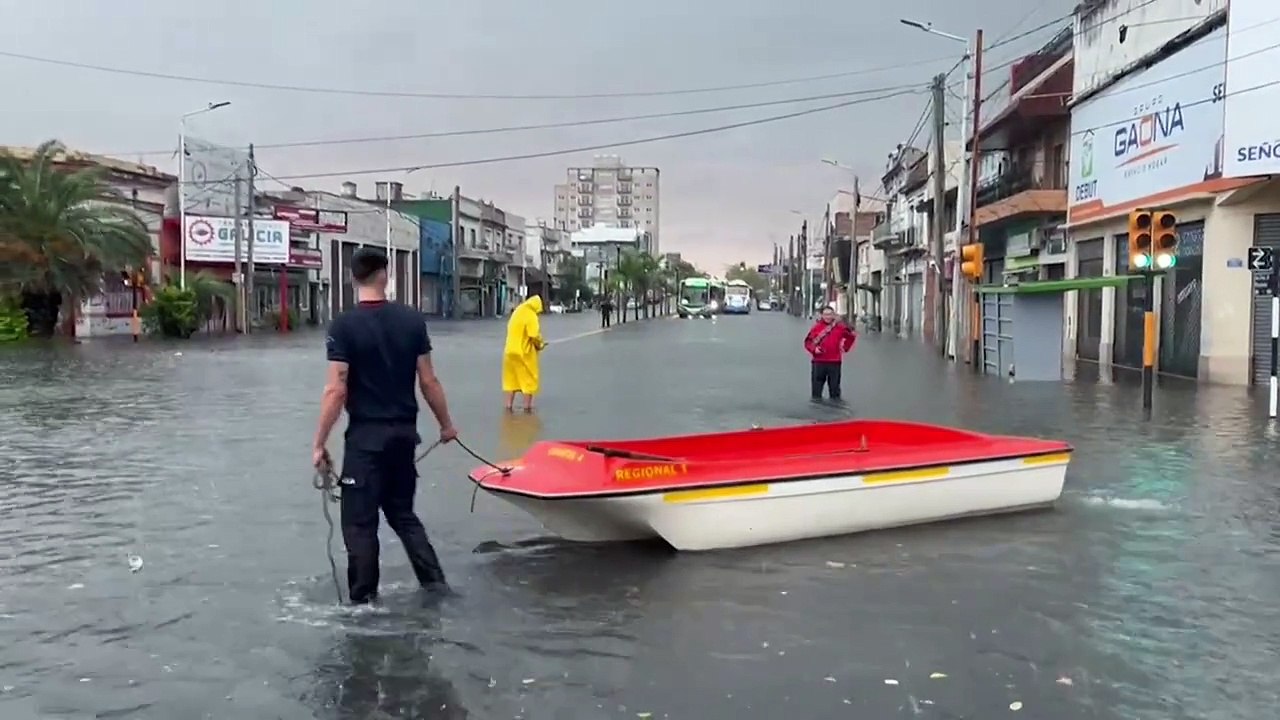 Un muerto durante la tormenta eléctrica que inundó Buenos Aires