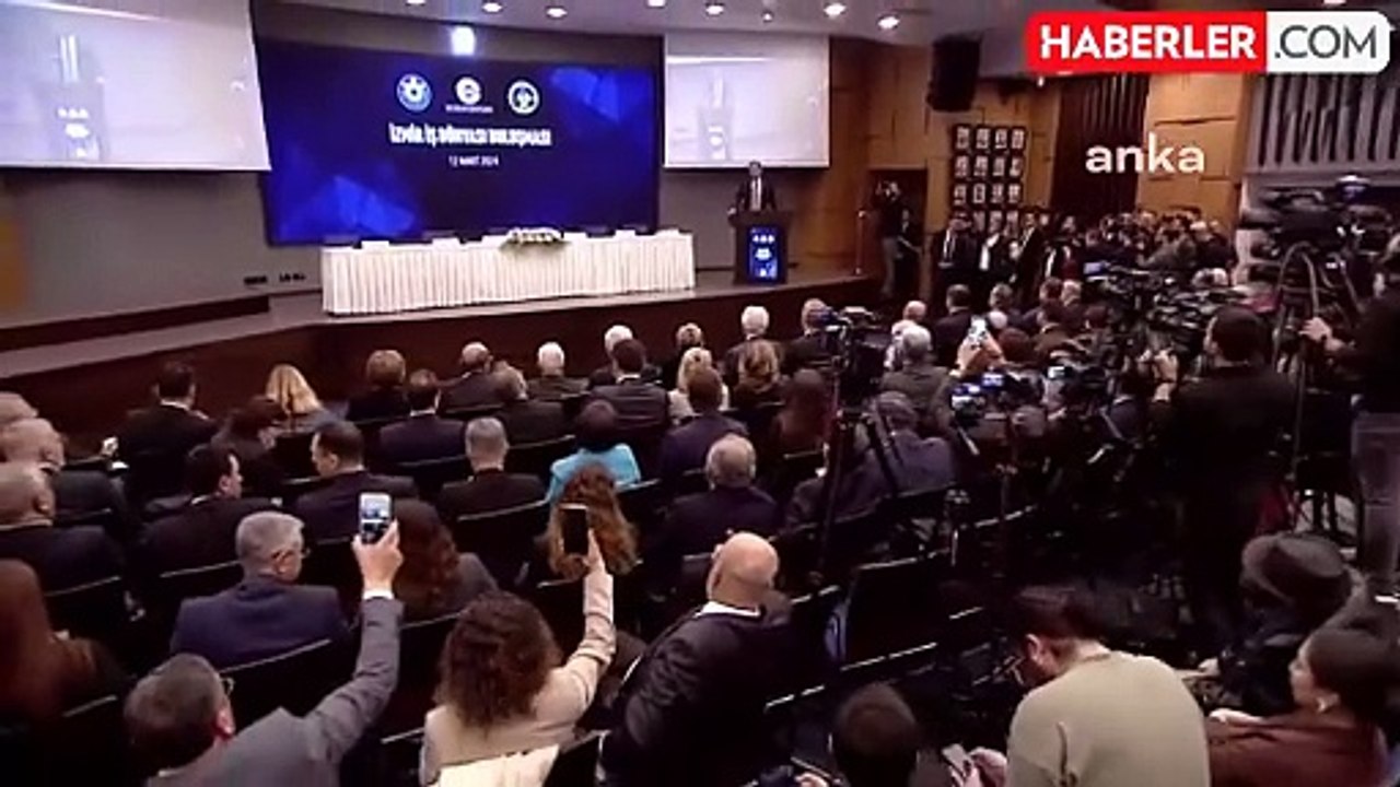 Özel,"Faizin Sebep Enflasyonun Sonuç Olduğuna Kendinden Başka İnanan Yokken Bu Yöntemi Israrla Uyguladı"