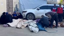 17 شهيدا بينهم أطفال في قصف منزلين بدير البلح وحي الزيتون