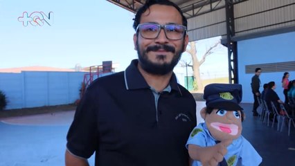 mqn-tres títeres ayudan a docente a impartir clases de Educación Religiosa-120324