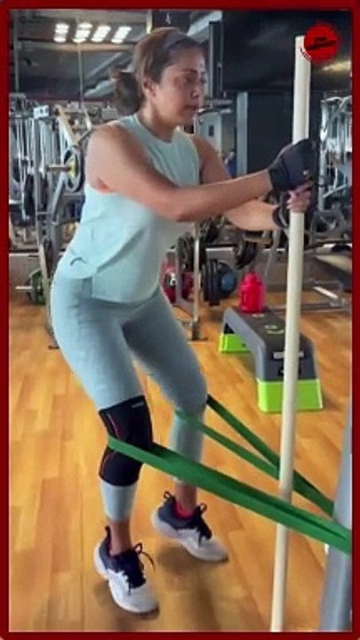 மும்பையில் வெறித்தனமாக ஒர்கவுட் செய்யும் நடிகை ஜோதிகா.. #shorts #jothika #suriya #shaitaan #workout #gym #gymmotivation #gymlife #gymlover #gymworkout #glamour #tamil #bikini #navel #trending #shortvideo