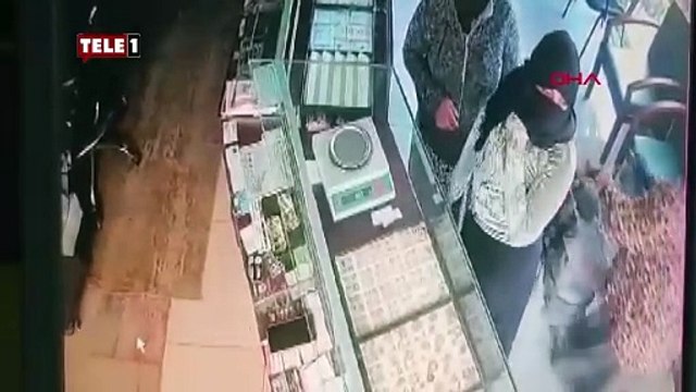 Bir kadın oyaladı, diğer iki kadın 1 milyon liralık altını çaldı