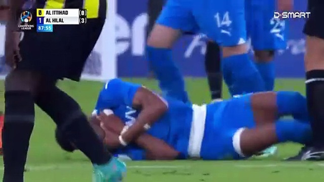 Asya Şampiyonlar Ligi çeyrek final rövanşında ortalık karıştı!