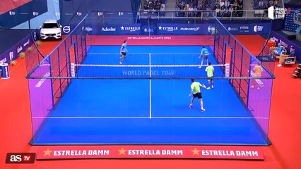 La viral celebración de un punto de Juan Lebrón y Paquito Navarro