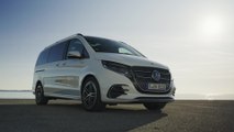 The new Mercedes-Benz V-Class AVANTGARDE AMG Line Design in Rock crystal white metallic