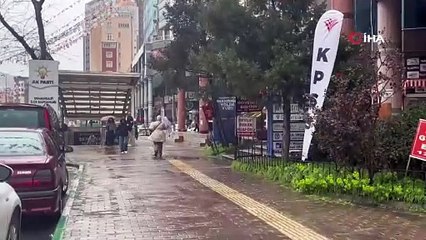 Bursa’da şiddetli yağmur hayatı olumsuz etkiledi