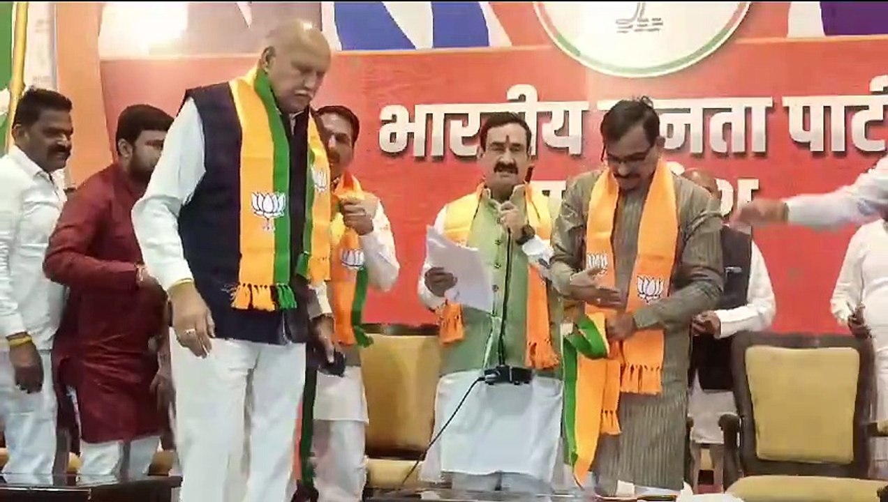 कांग्रेस को 440 वोल्ट का झटका, फिर कांग्रेस के 100 से अधिक नेता भाजपा में शामिल