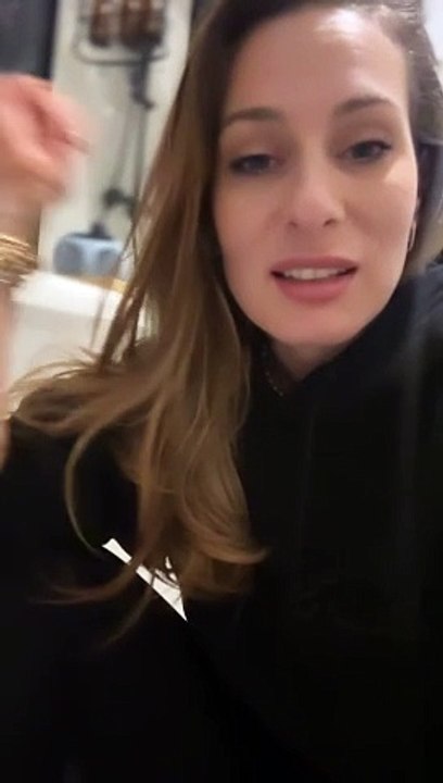 Camille Santoro, star de "Familles nombreuses, la vie en XXL" révèle être restée proche de son ex-mari Nicolas Santoro notamment pour leurs six enfants.