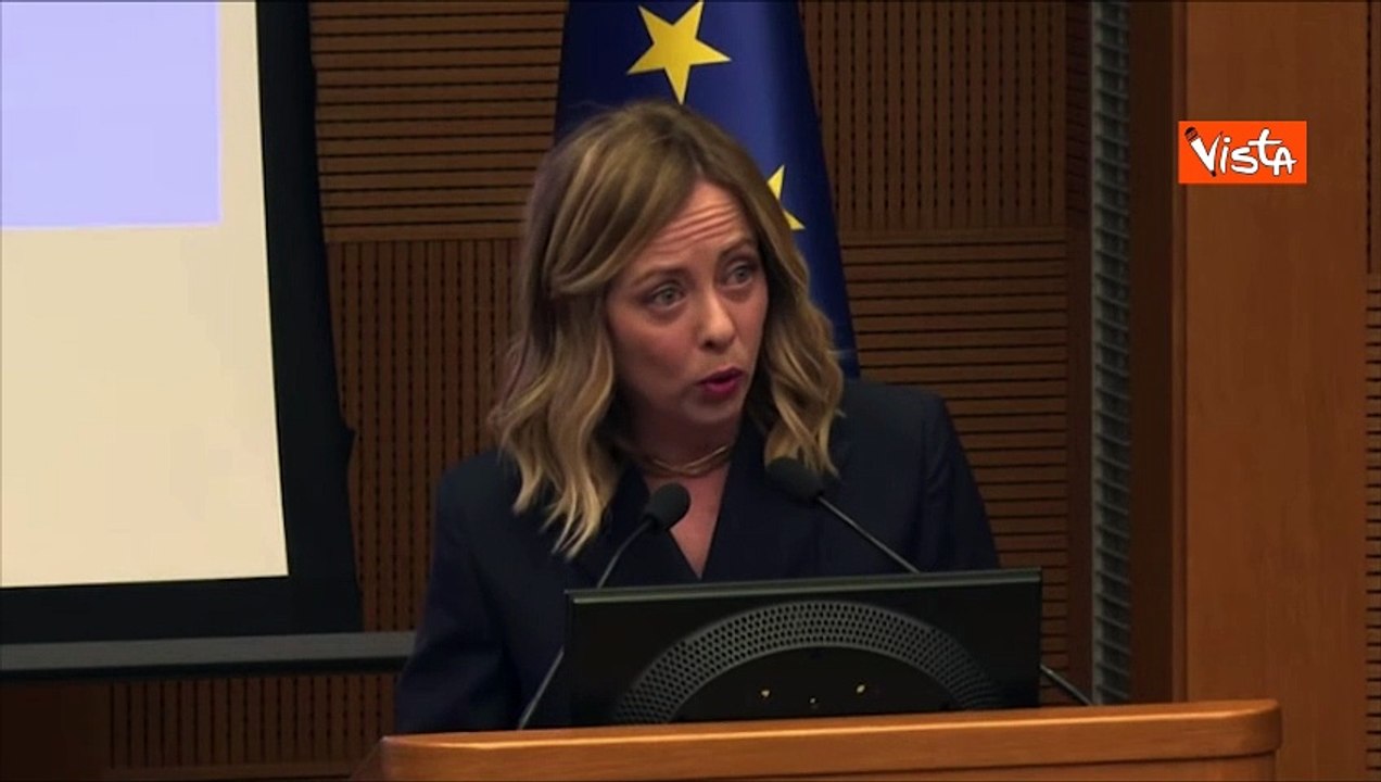 Meloni: "No amici a cui fare favori, unico aiuto a italiani onesti"