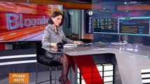 Gözde Kuyumcu Turkish TV Presenter Sexy Leather Skirt And Heels