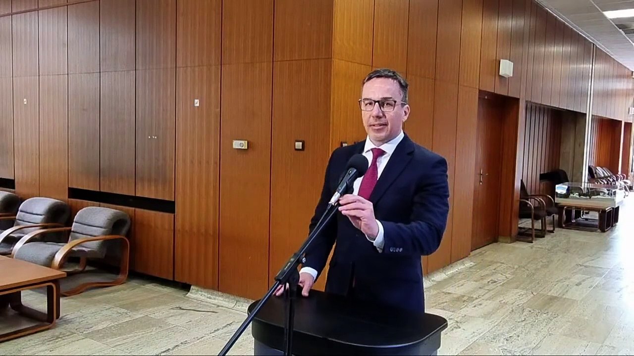 Brífing ministra školstva T. Druckera a ministra práce E. Tomáša po rokovaní vlády