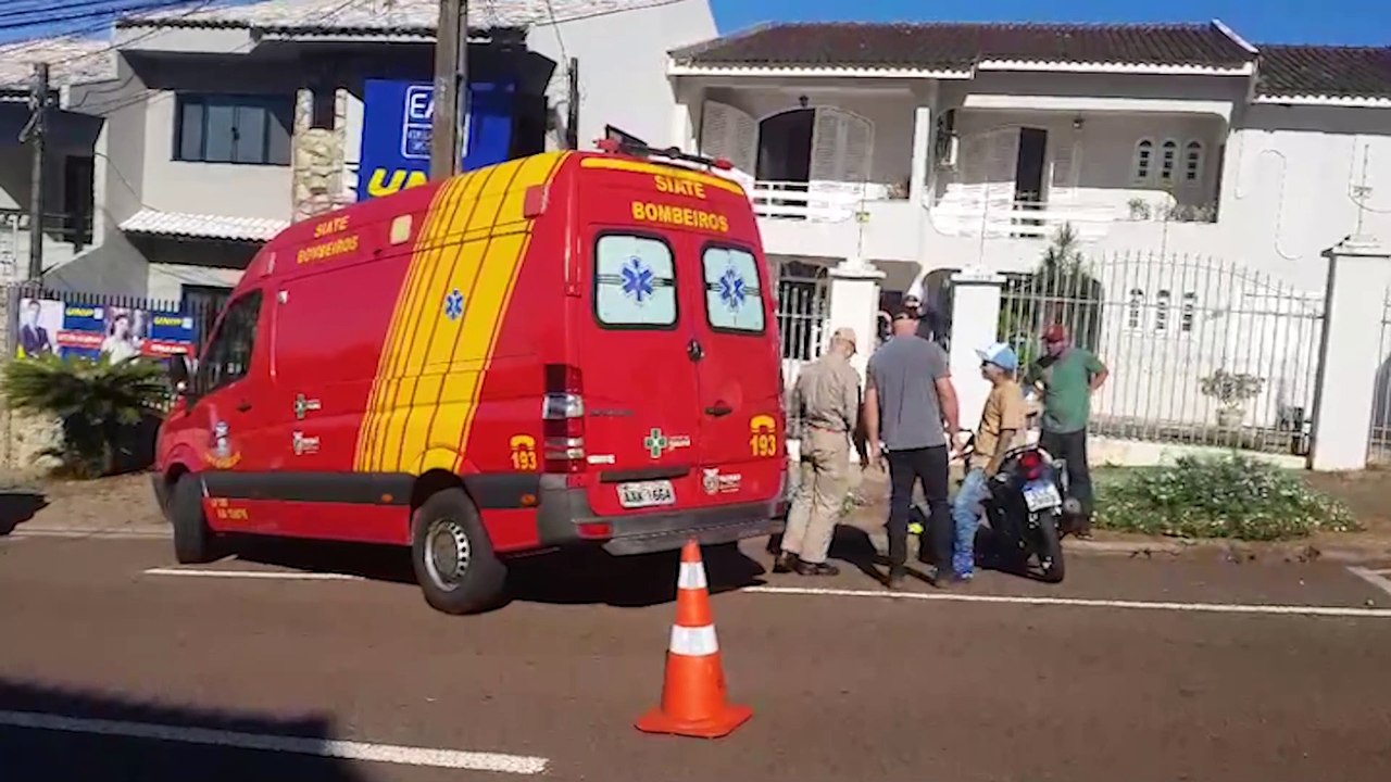 Motociclista fica ferido após colisão com carro no Parque São Paulo