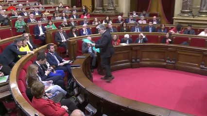 Batet entrega a Aragonès un documento con la última oferta de JxCat para los Presupuestos