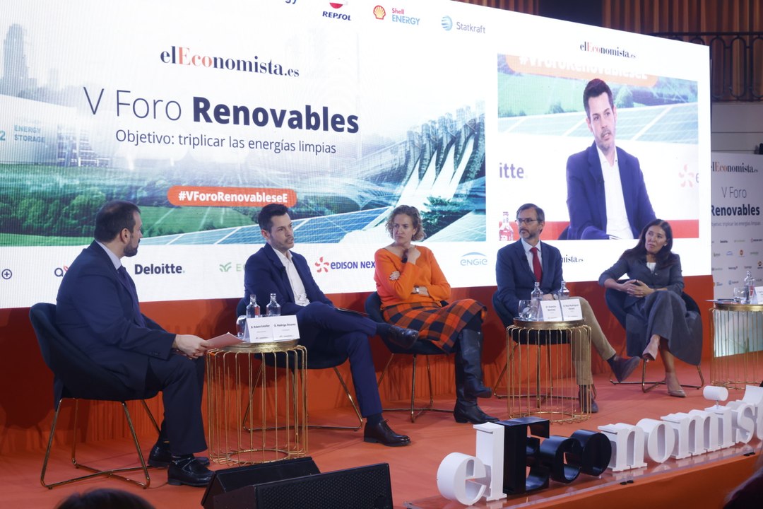 V Foro Renovables 'Objetivo: triplicar las energías limpias' - 1ª Mesa