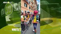 Usted qué se tomó hoy Rigo fue sorprendido por una fan en el Giro