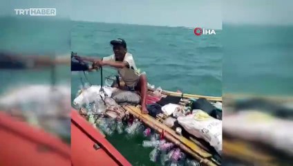 Pet şişelerden yaptığı botla denize açıldı, mahsur kaldı