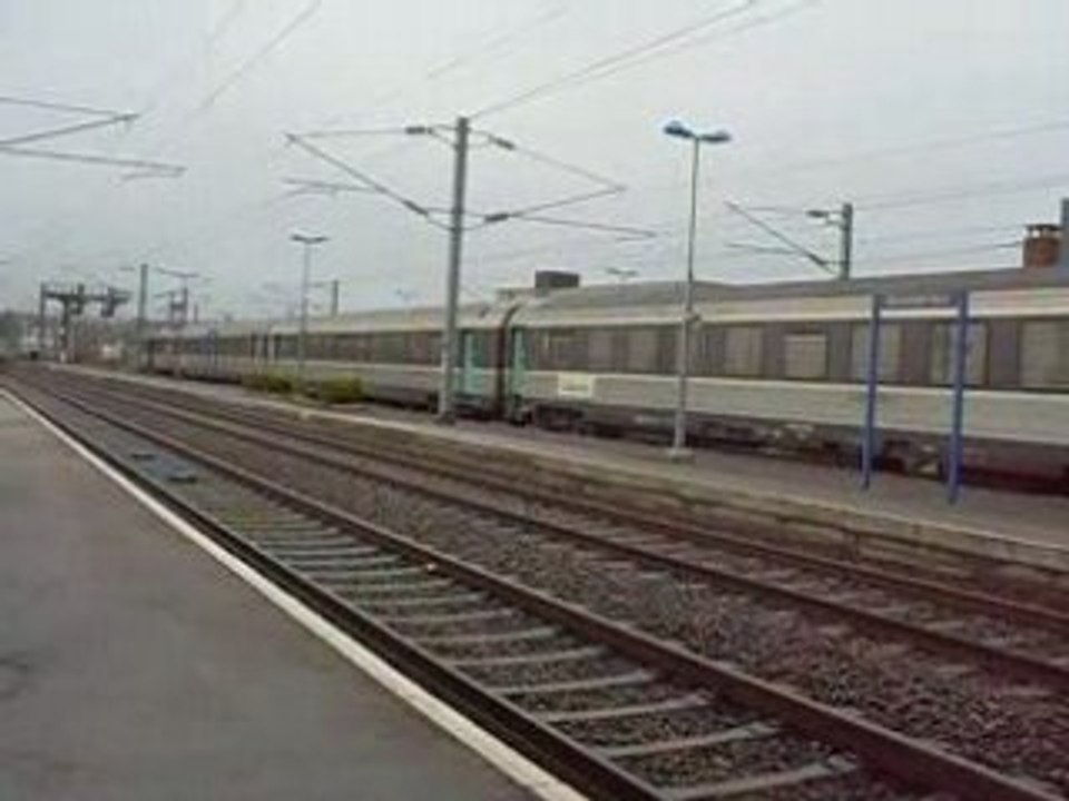 départ de la bb 67602 multiservice avec 6 voitures corails