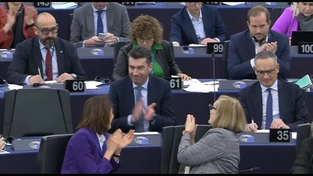 Intelligenza artificiale: Parlamento europeo approva legge storica