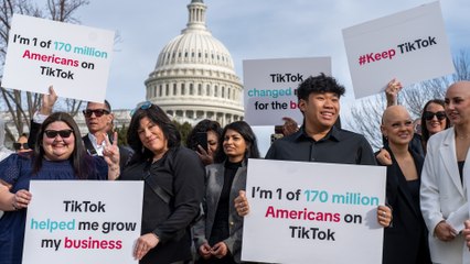 Tải video: EEUU aprueba un proyecto de ley que puede prohibir TikTok