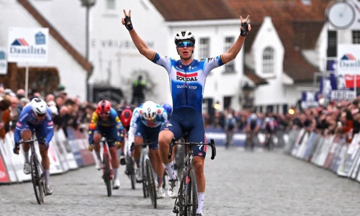 Danilith Nokere Koerse 2024 - Tim Merlier fait le triplé, grosses chutes dans le final !