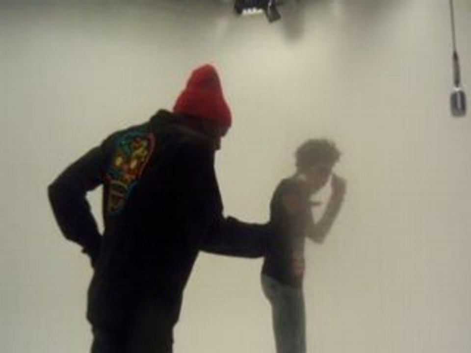 Algebra and Derrelle rehearse on set