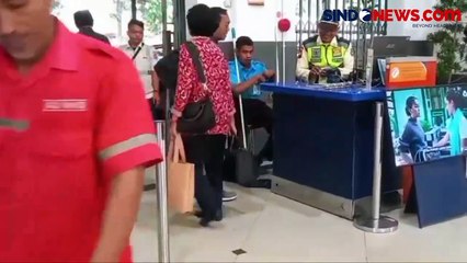 Скачать видео: Stasiun Semarang Tawang Terendam Banjir, 4 Perjalanan Kereta Api Dialihkan